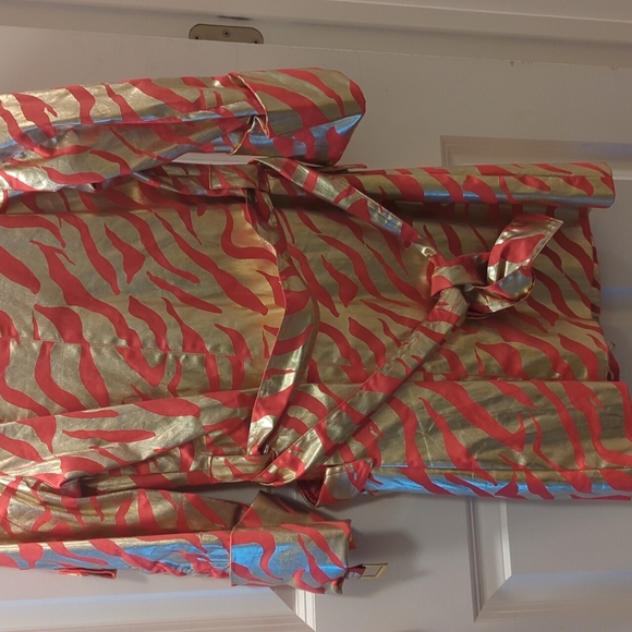 Red and Gold Mid-length Coat from the Collective Works by Berk 2 - Picture 7 of 12